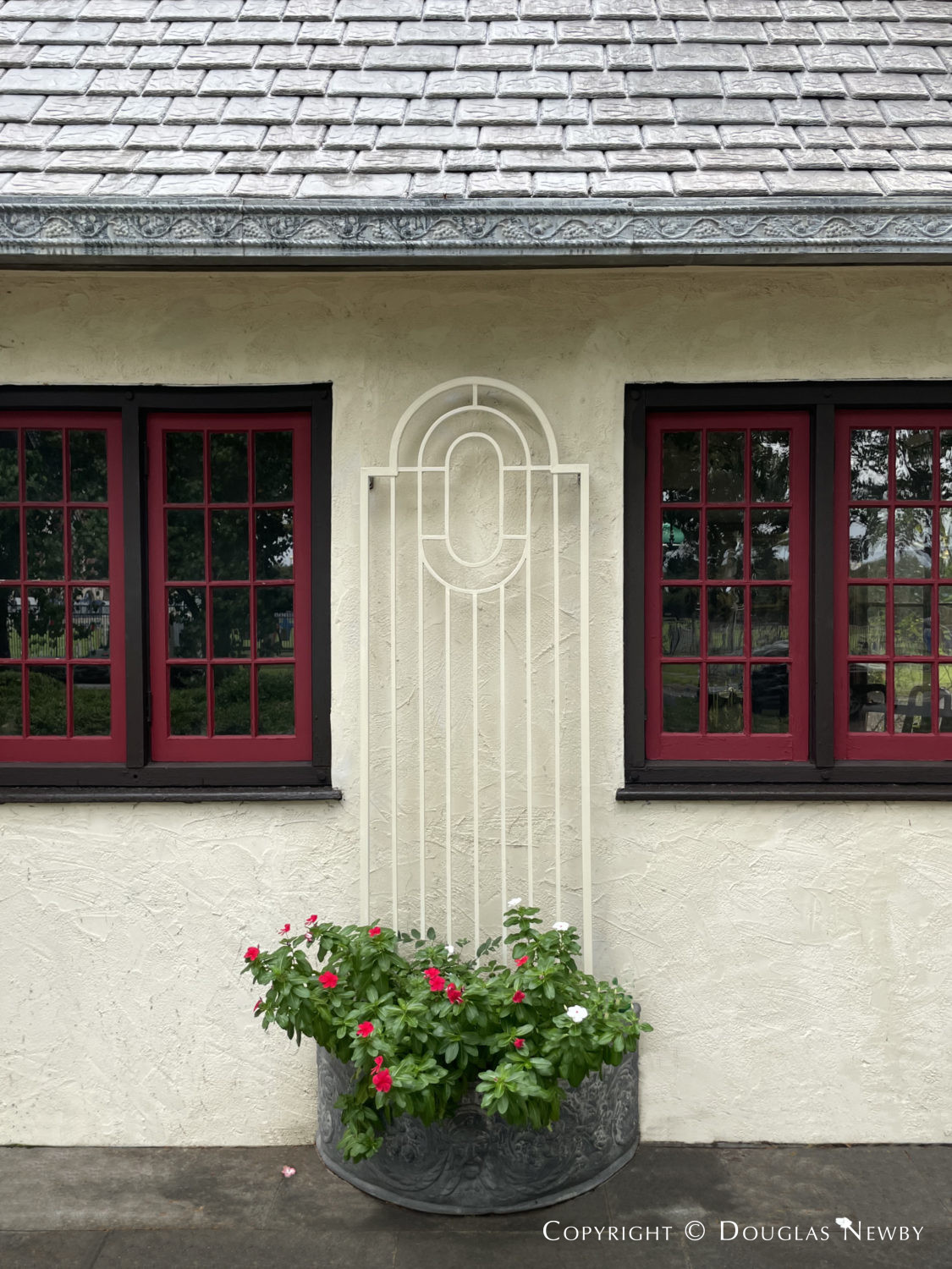 Mark Lemmon designed windows in Highland Park