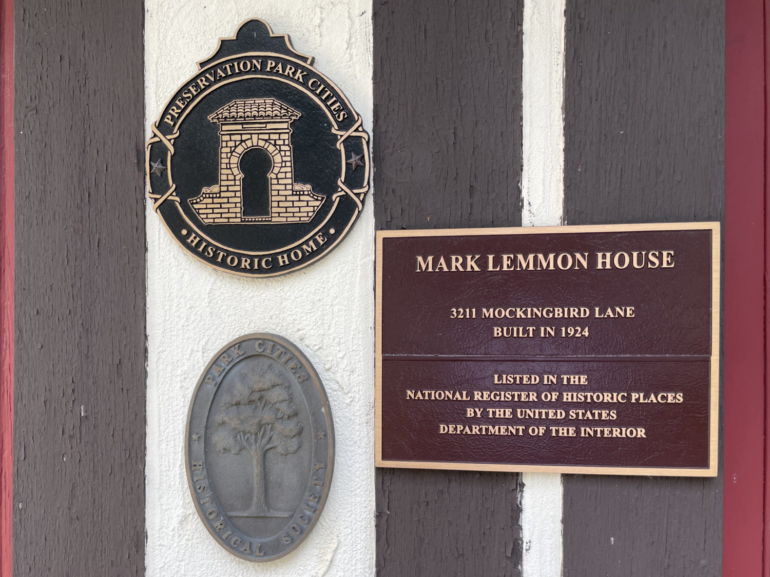 Preservation plaques celebrate Highland Park home designed by Mark Lemmon.