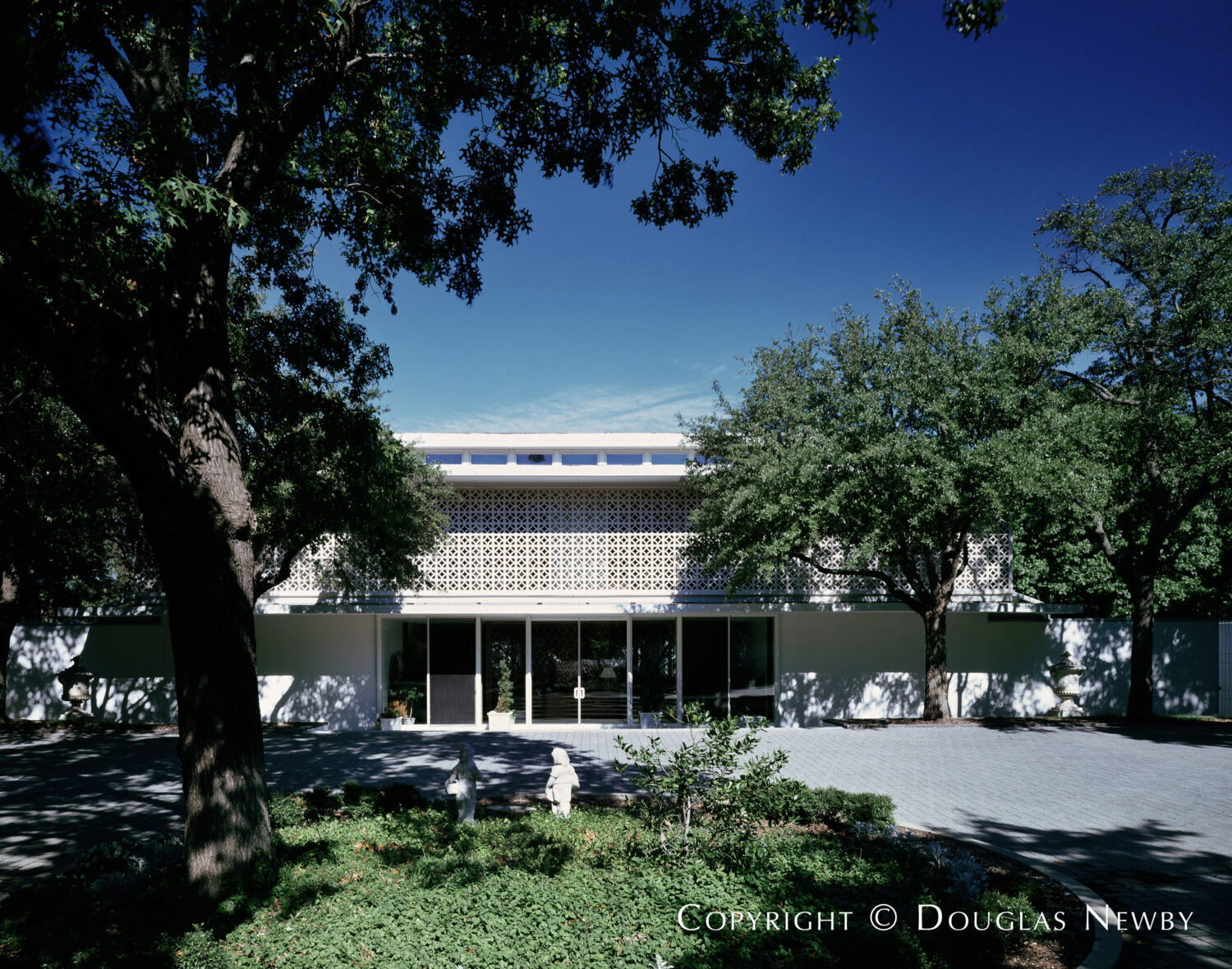 Architect Edward Durell Stone designed architecturally significant home at Preston Hollow.